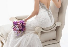 Váy cưới cổ điển lãng mạn và gợi cảm