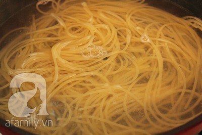 Spaghetti trứng cá cực ngon đổi món cuối tuần 6