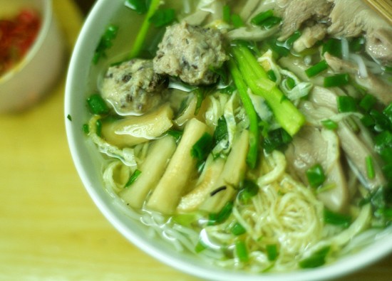 Những quán bún, miến trong ngõ hẻm vẫn đắt khách 7 Những quán bún, miến trong ngõ hẻm vẫn đắt khách 7