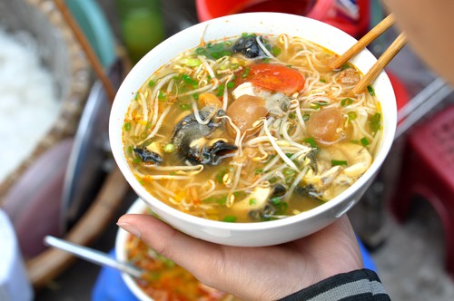 Những quán bún, miến trong ngõ hẻm vẫn đắt khách 2 Những quán bún, miến trong ngõ hẻm vẫn đắt khách 2
