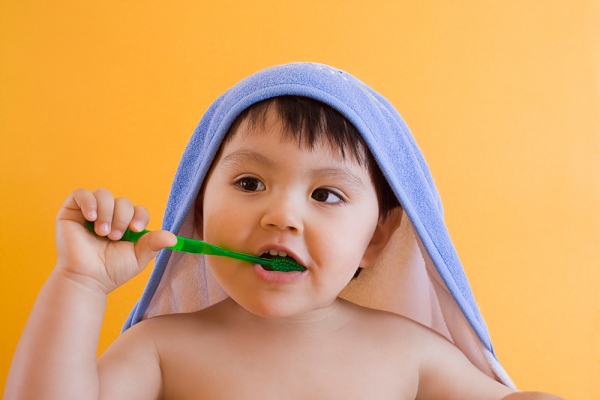 6 sai lầm trầm trọng khi chăm sóc răng bé
