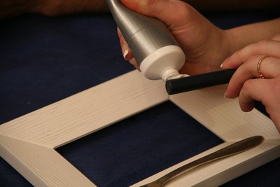 Độc đáo cách tự chế khung ảnh từ đồ bỏ đi 5 Độc đáo cách tự chế khung ảnh từ đồ bỏ đi 5