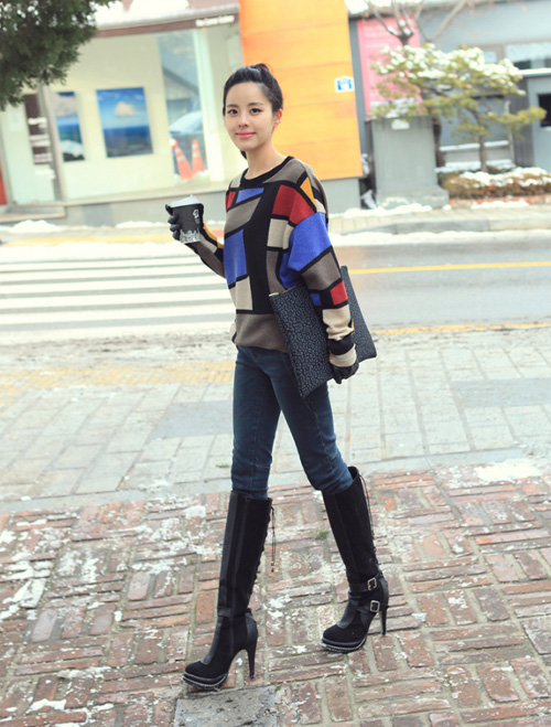 Sự kết hợp ngọt ngào từ quần jeans và áo len