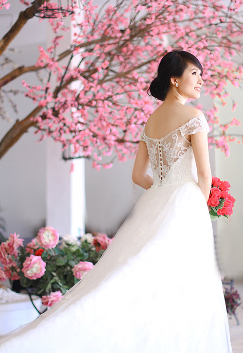 váy cưới cô dâu ngực lép - hình minh họa 7